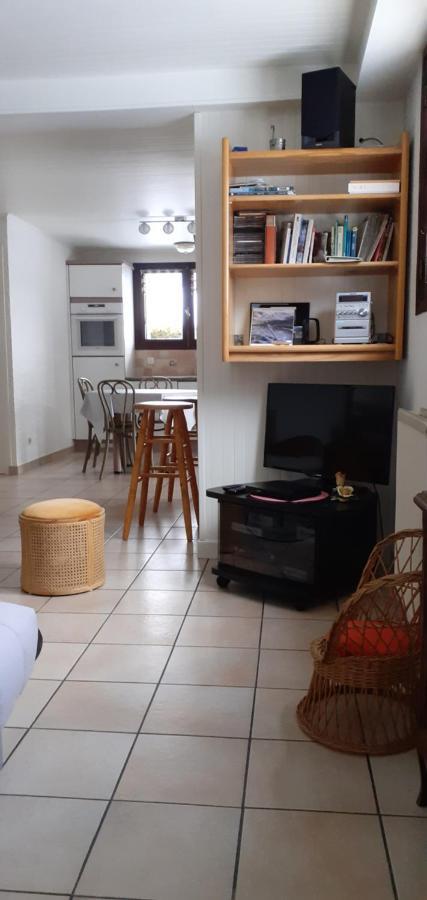 ユジーヌ Chez Laurette Et Louis Bed & Breakfast エクステリア 写真