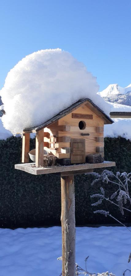 ユジーヌ Chez Laurette Et Louis Bed & Breakfast エクステリア 写真